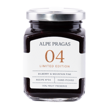 Alpe Pragas Wildheidelbeere und Zirbe