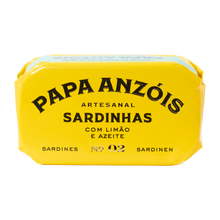Papa Anzóis Sardinen mit Zitrone und Olivenöl, Dose in buntem Papier
